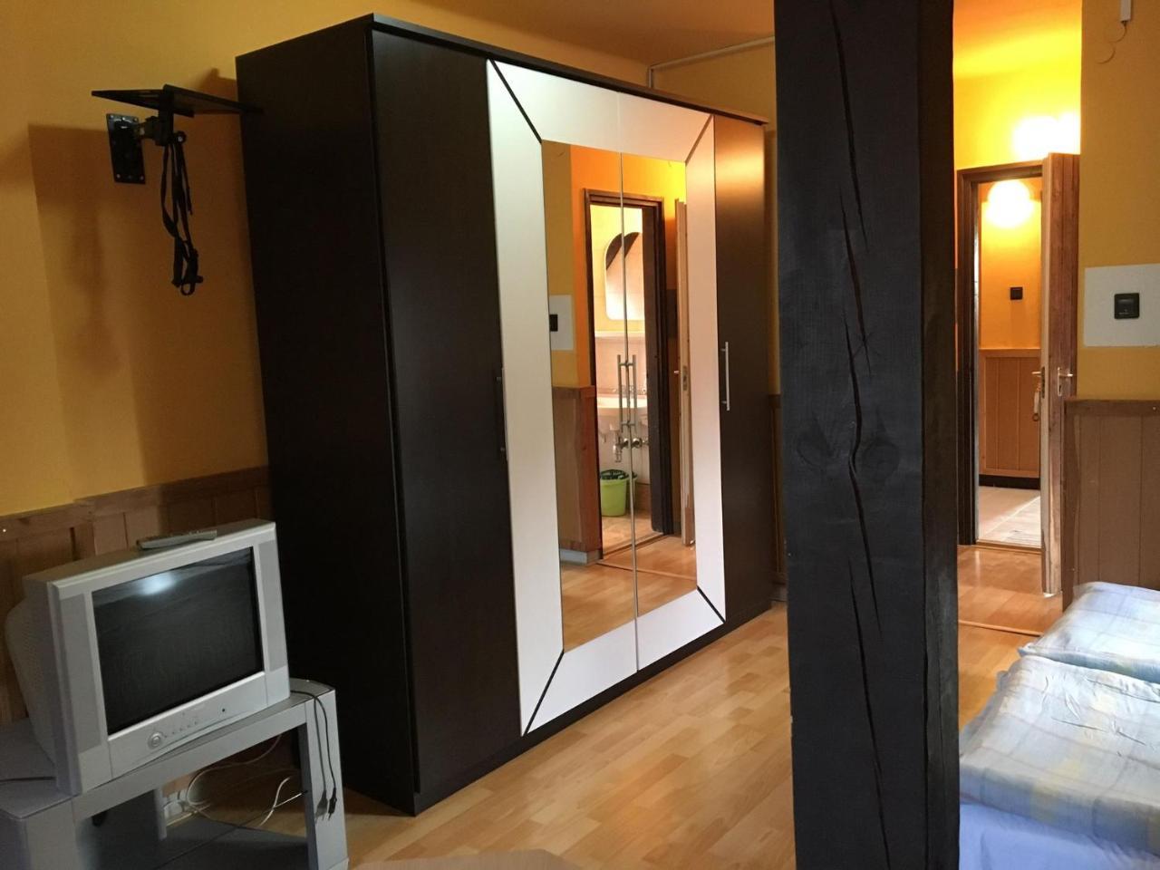 레브풀롭 Vakacio Ueduelo 아파트 호텔 외부 사진